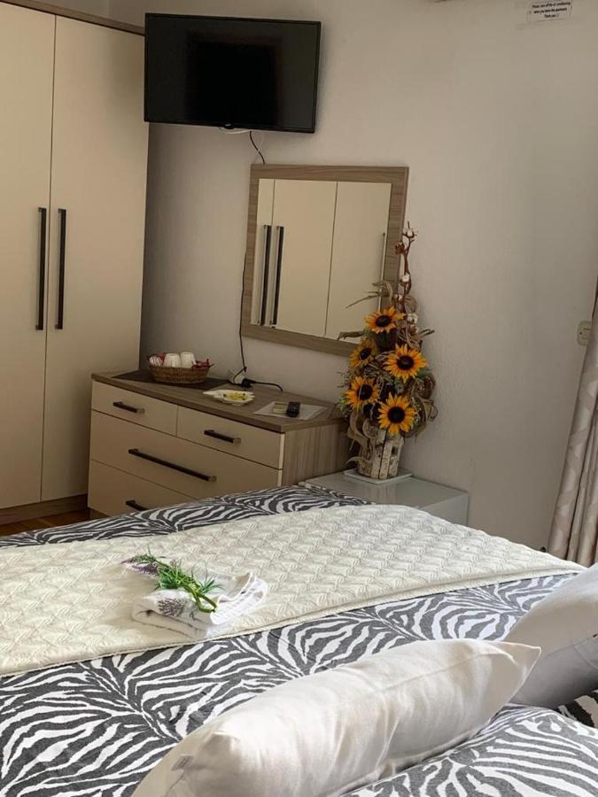Apartment&room Marin Makarska Exteriör bild