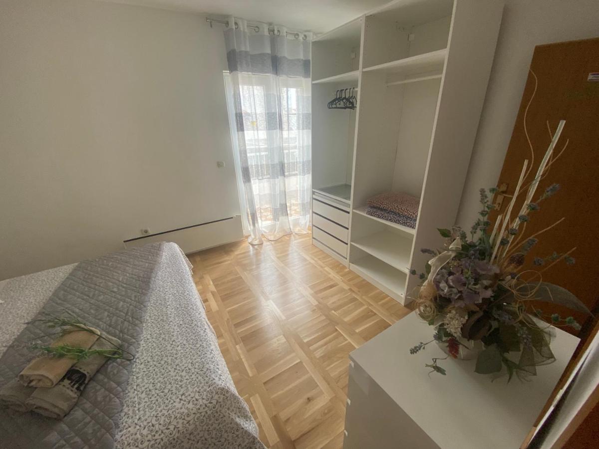 Apartment&room Marin Makarska Exteriör bild