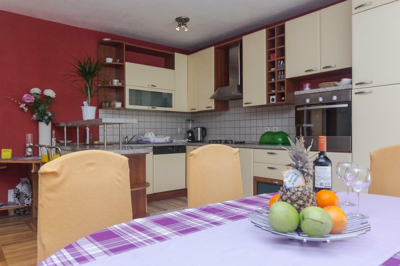 Apartment&room Marin Makarska Exteriör bild
